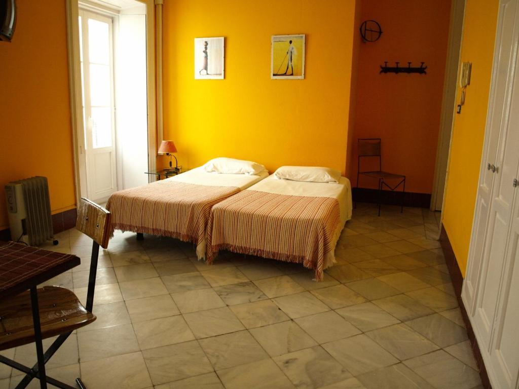 La Casa Amarilla