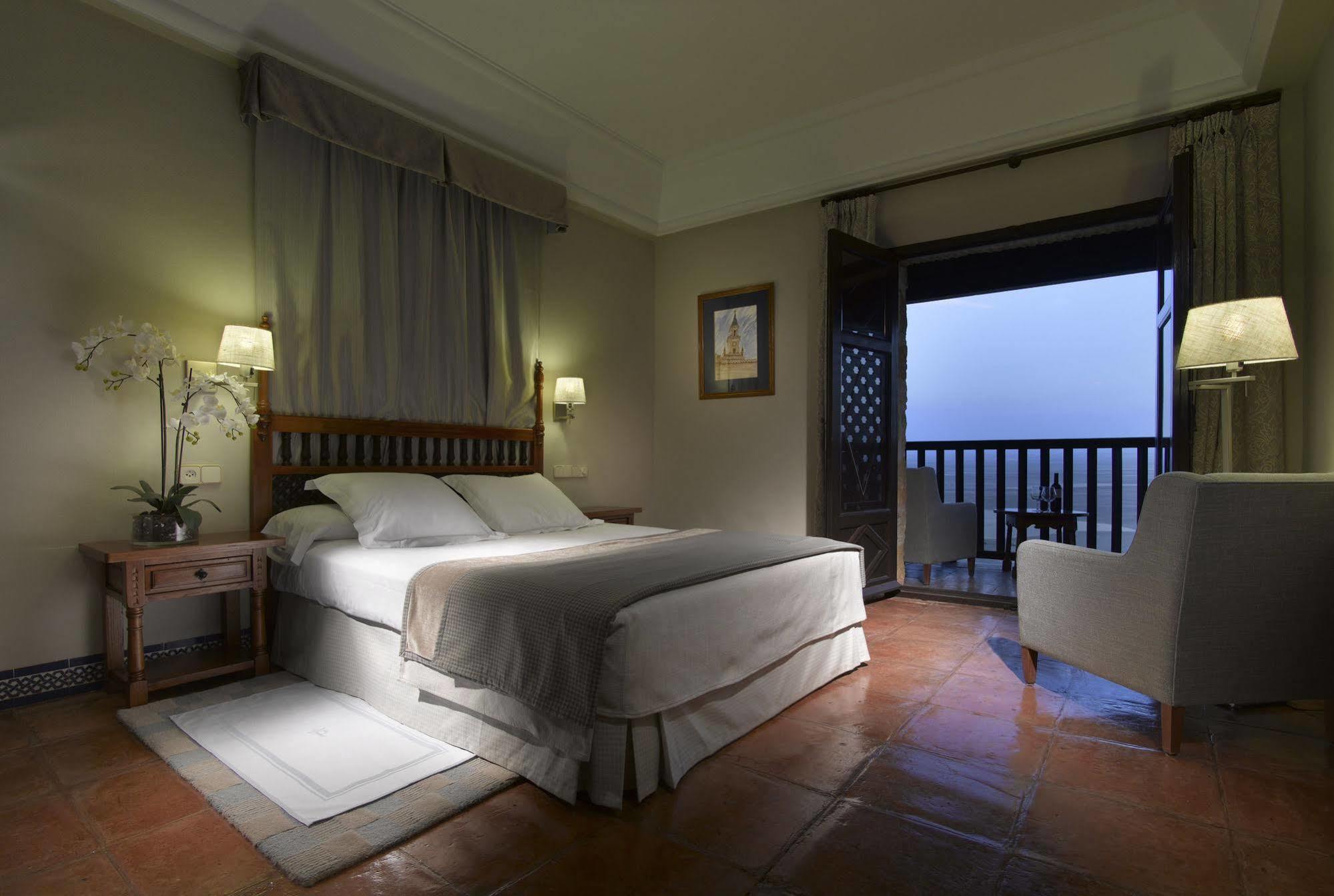 De 4* Carmona (Seville)