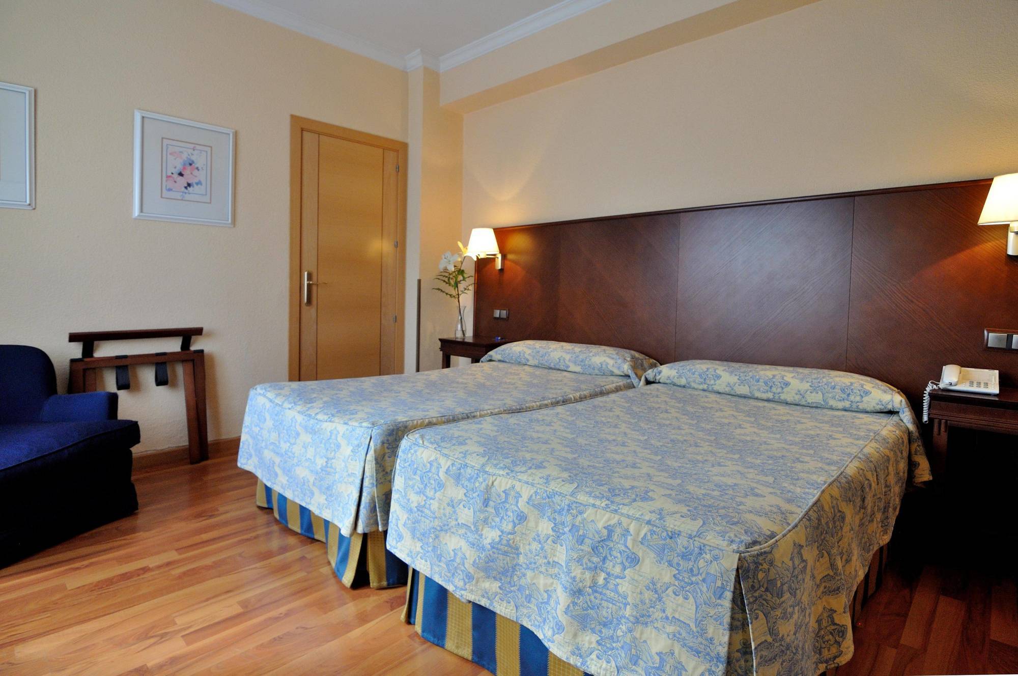 Hotel Casón Del Tormes 3*