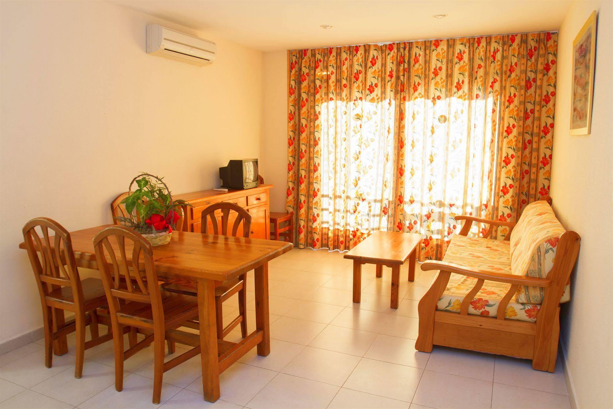 Azahar Hotel 3*