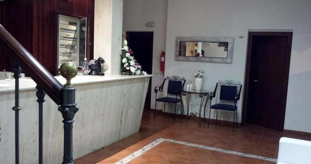 María Hotel *