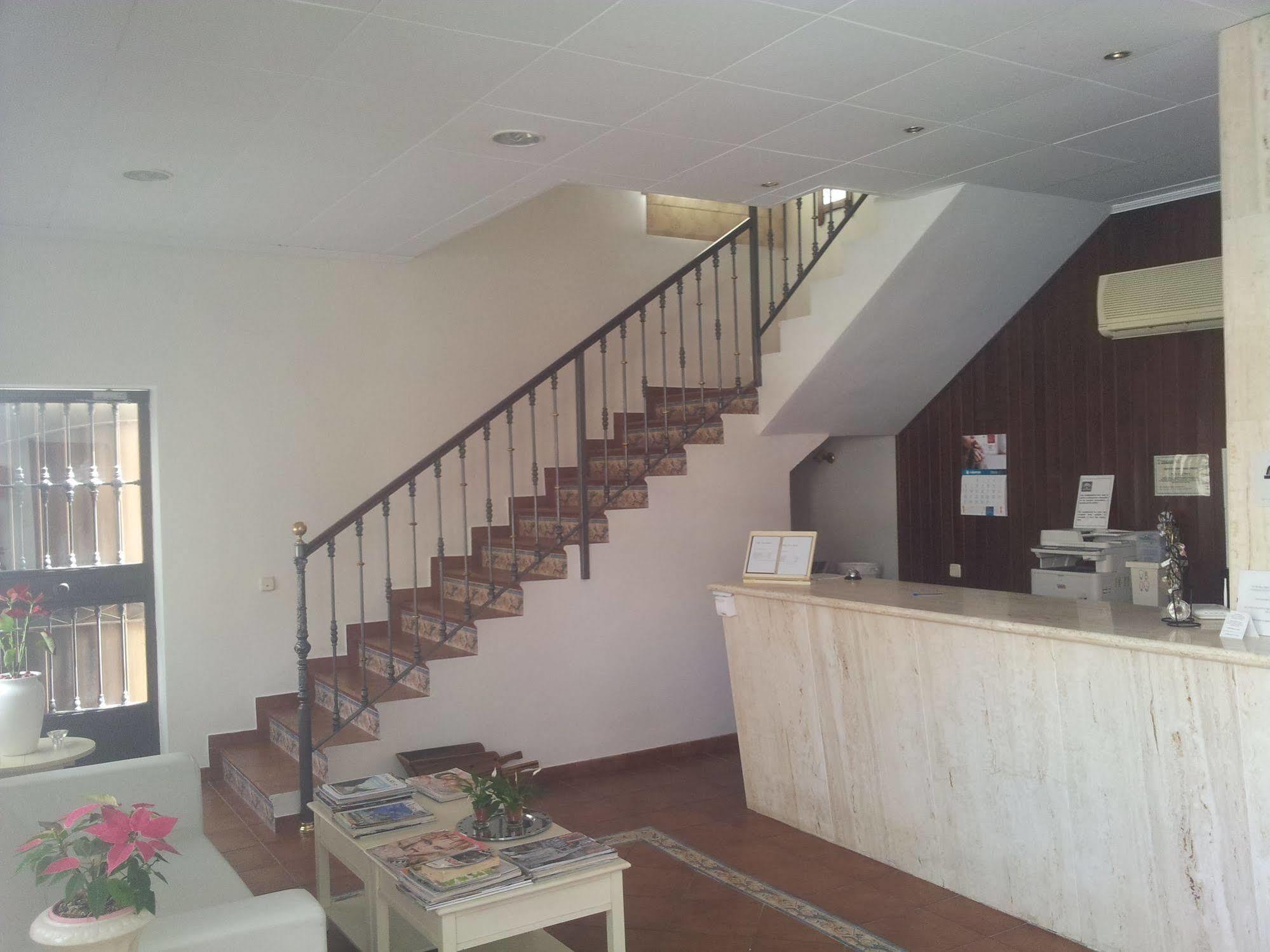 María Hotel *