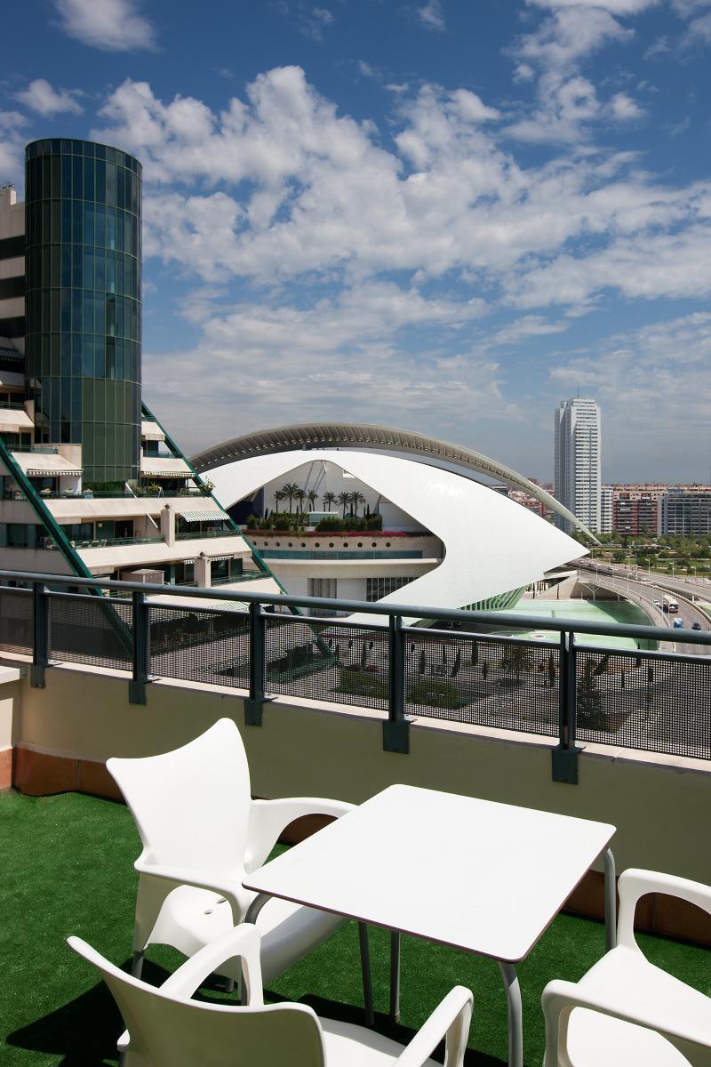 Hotel Nh Artes 4*