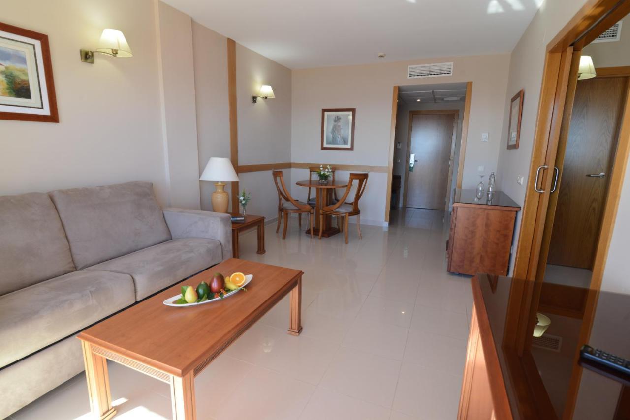 Hotel Bahía Tropical 4*