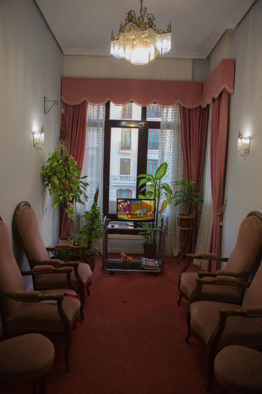 Guest house Hostal Lamalonga 2*