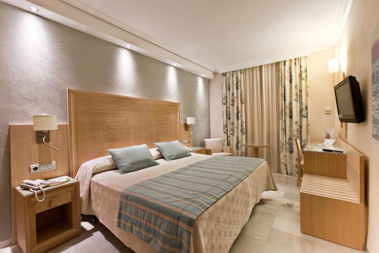 Hotel Balcon De Europa 4*