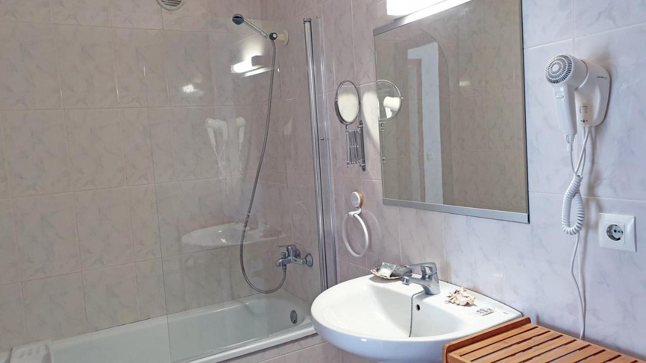 Mireia Hotel *
