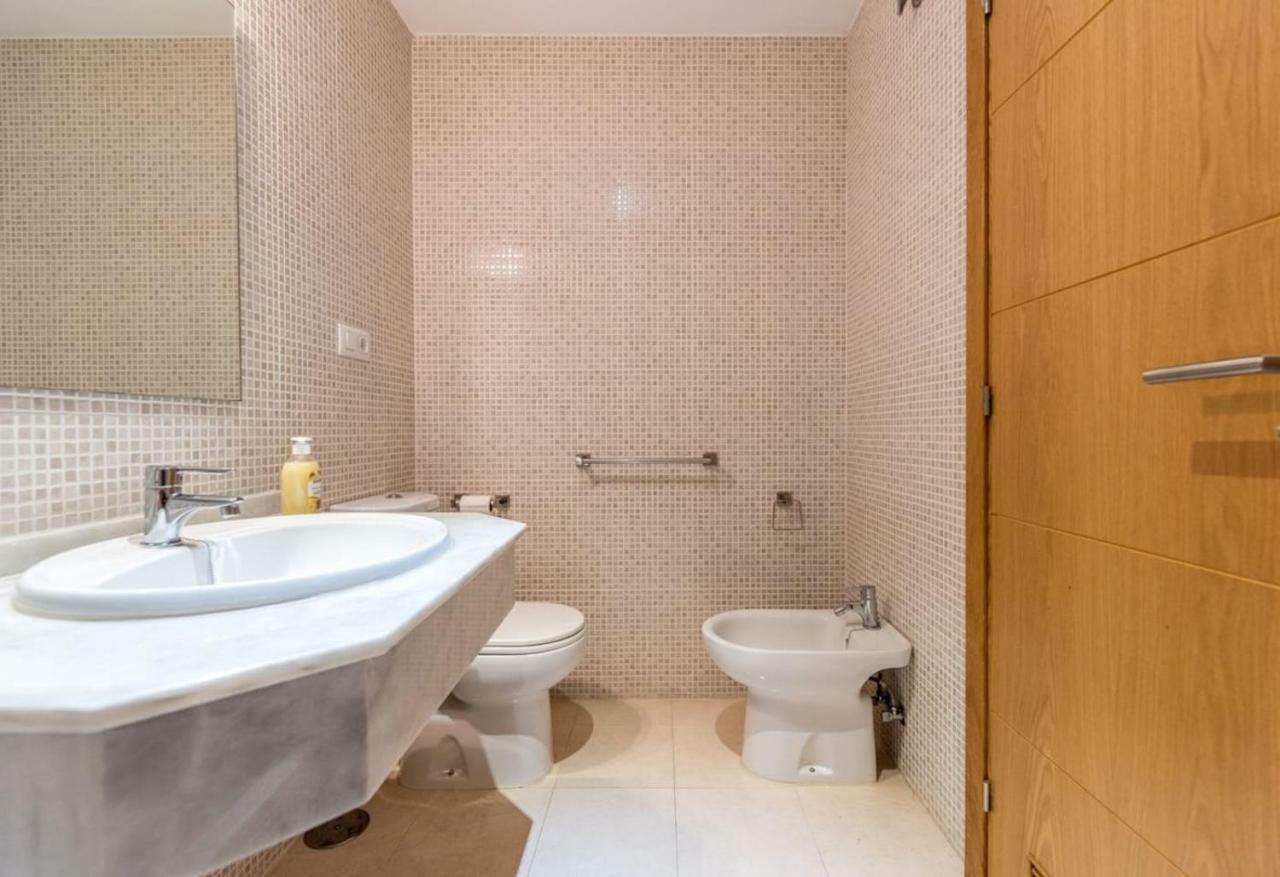 Comfortable, Close To The Beach, Pool, New, Paddle