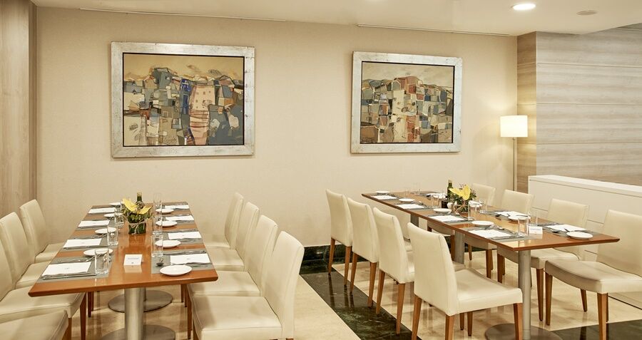 Hotel Nh Artes 4*
