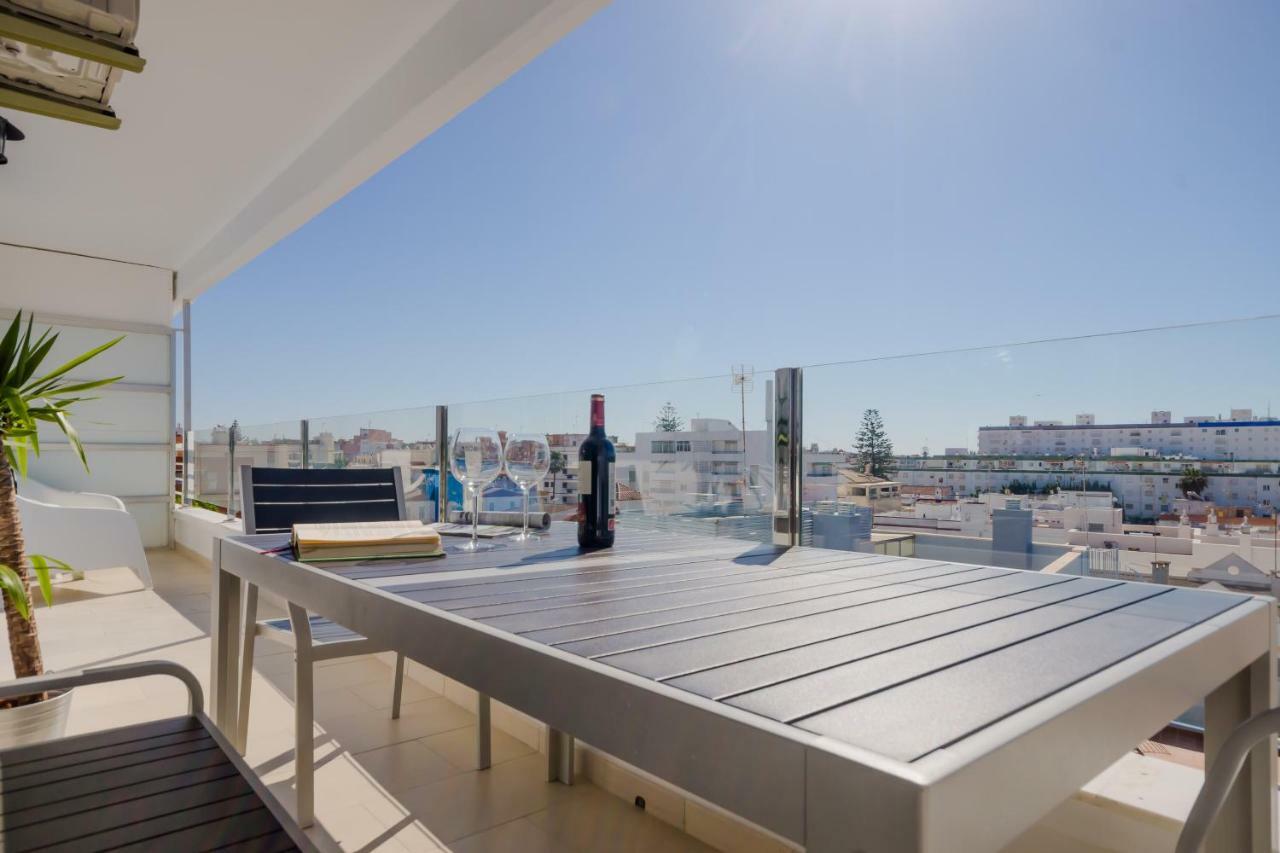 Sea Views Apartment *