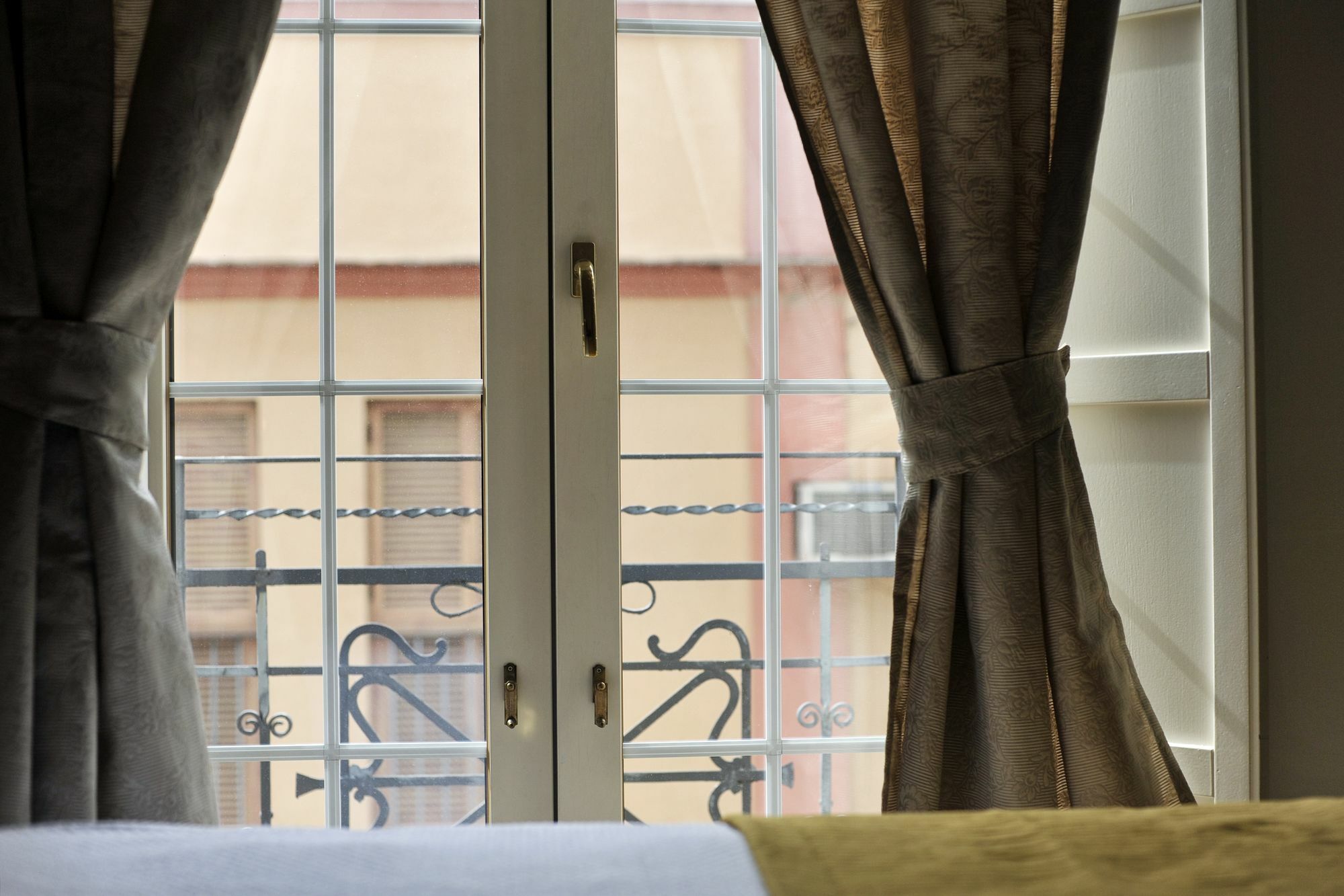 Singular Peral Apartment Seville