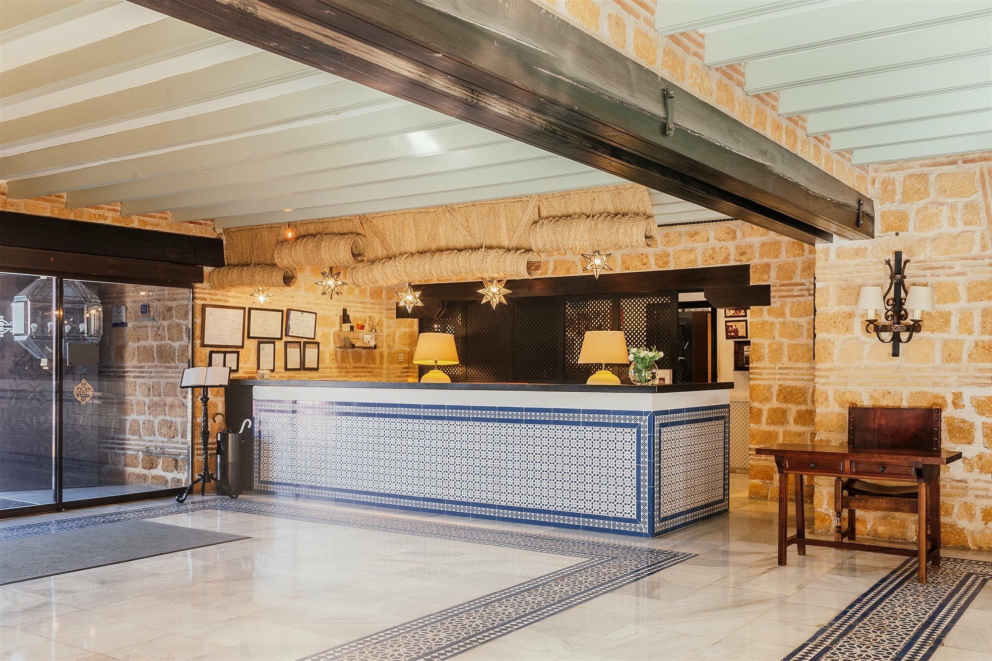 Hotel De 4*