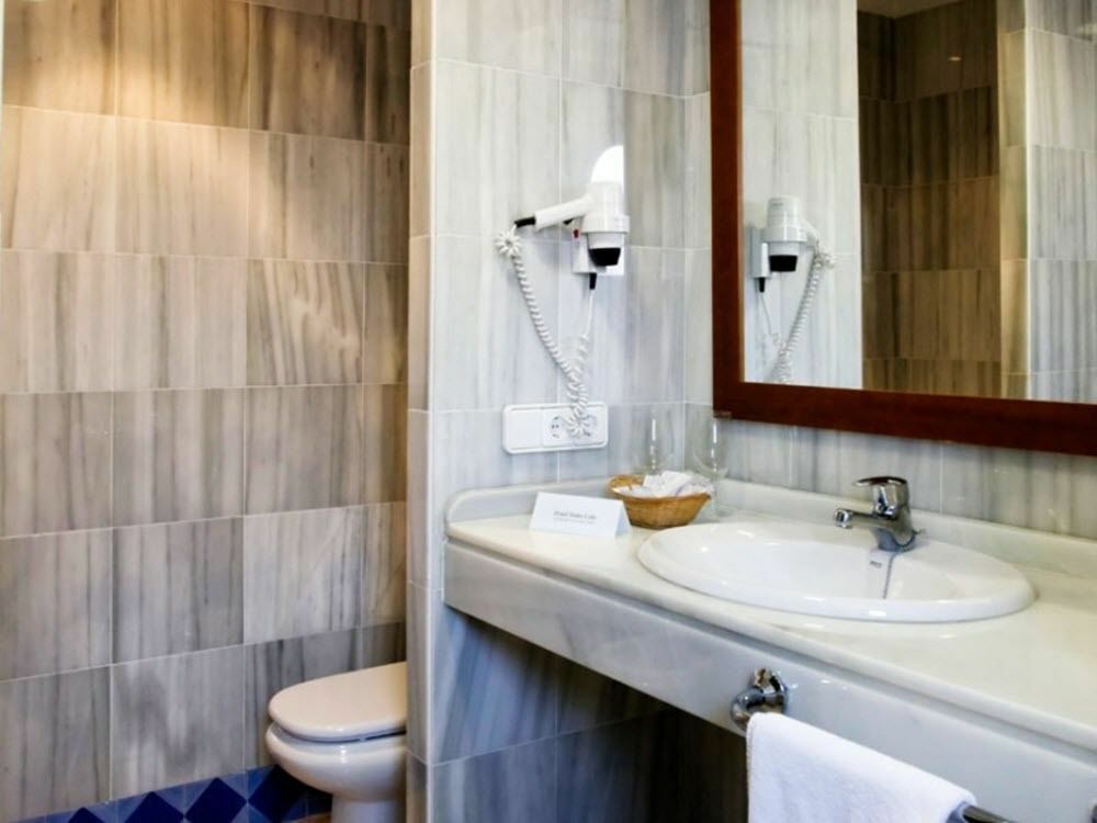 Doña Lola Zahara Hotel 4*