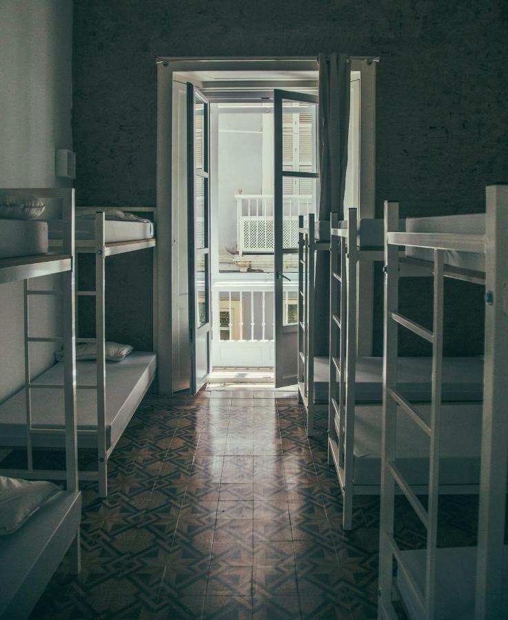 South - Service Center Hostel Cadiz