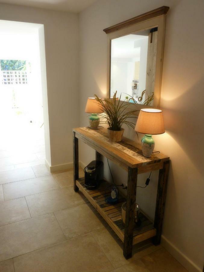 Breeze Boutique Guest Rooms, Bed and breakfast 4*