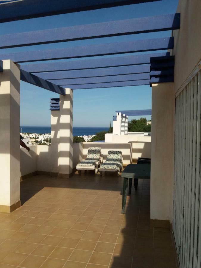 Atico Amplio En Apartamento