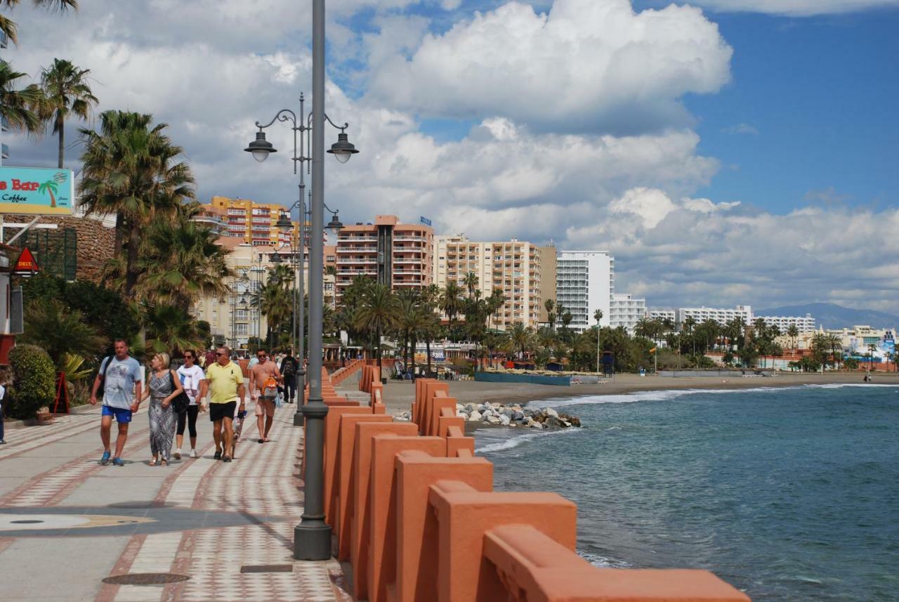 Apartamento Cozy With First Line Seaview In Perfect Location, Near The Marina Benalmádena