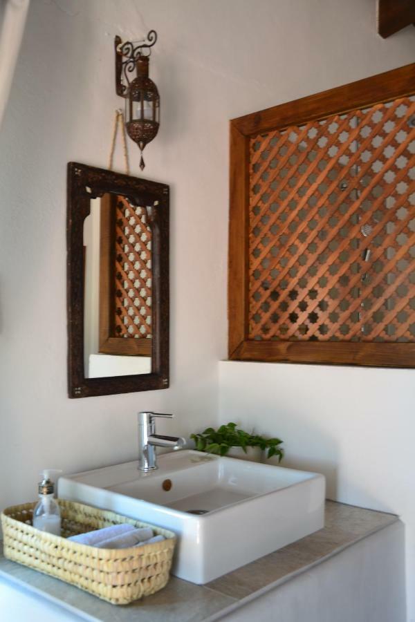 The African House 3*