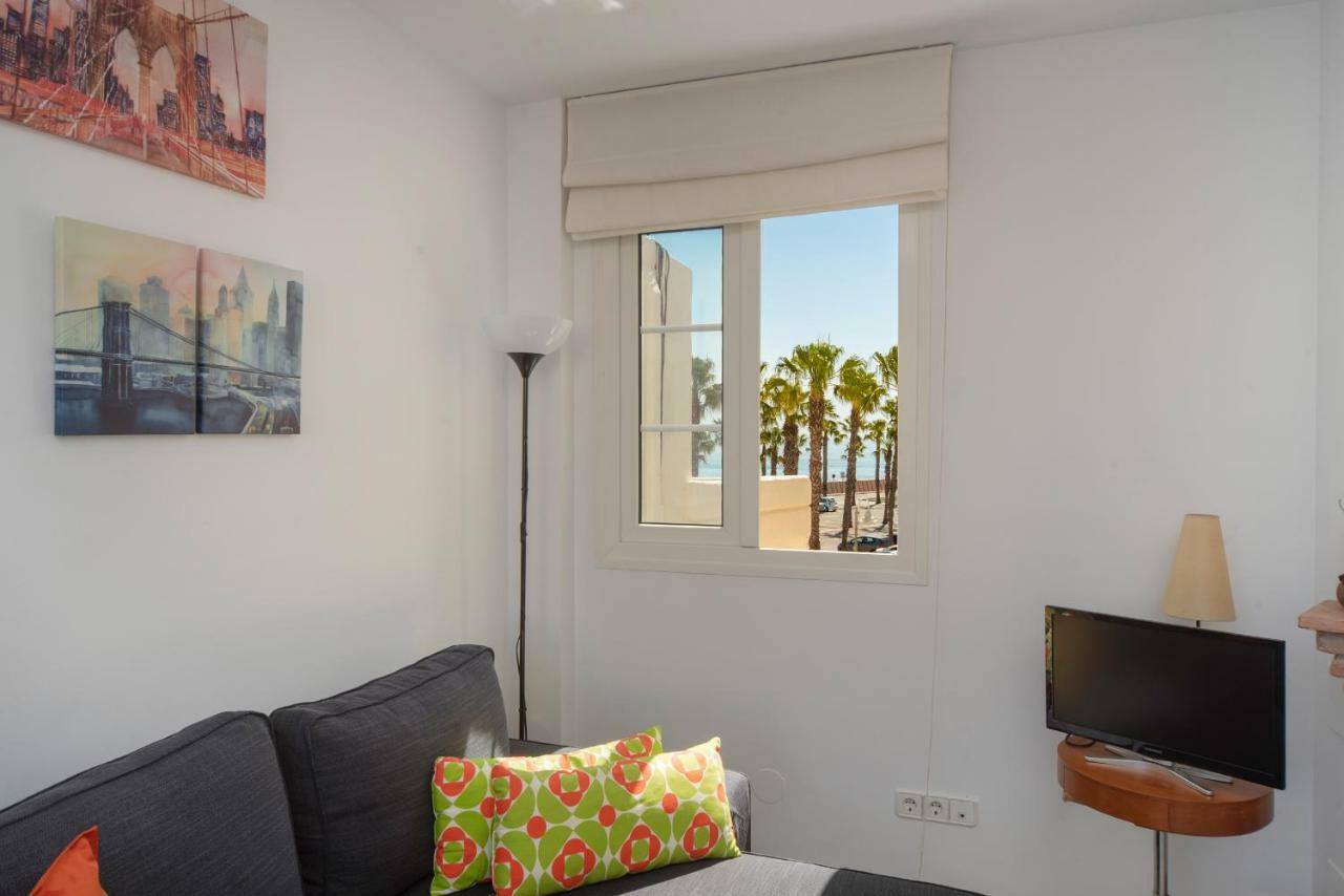 Happy Puerto Marina Apartamento
