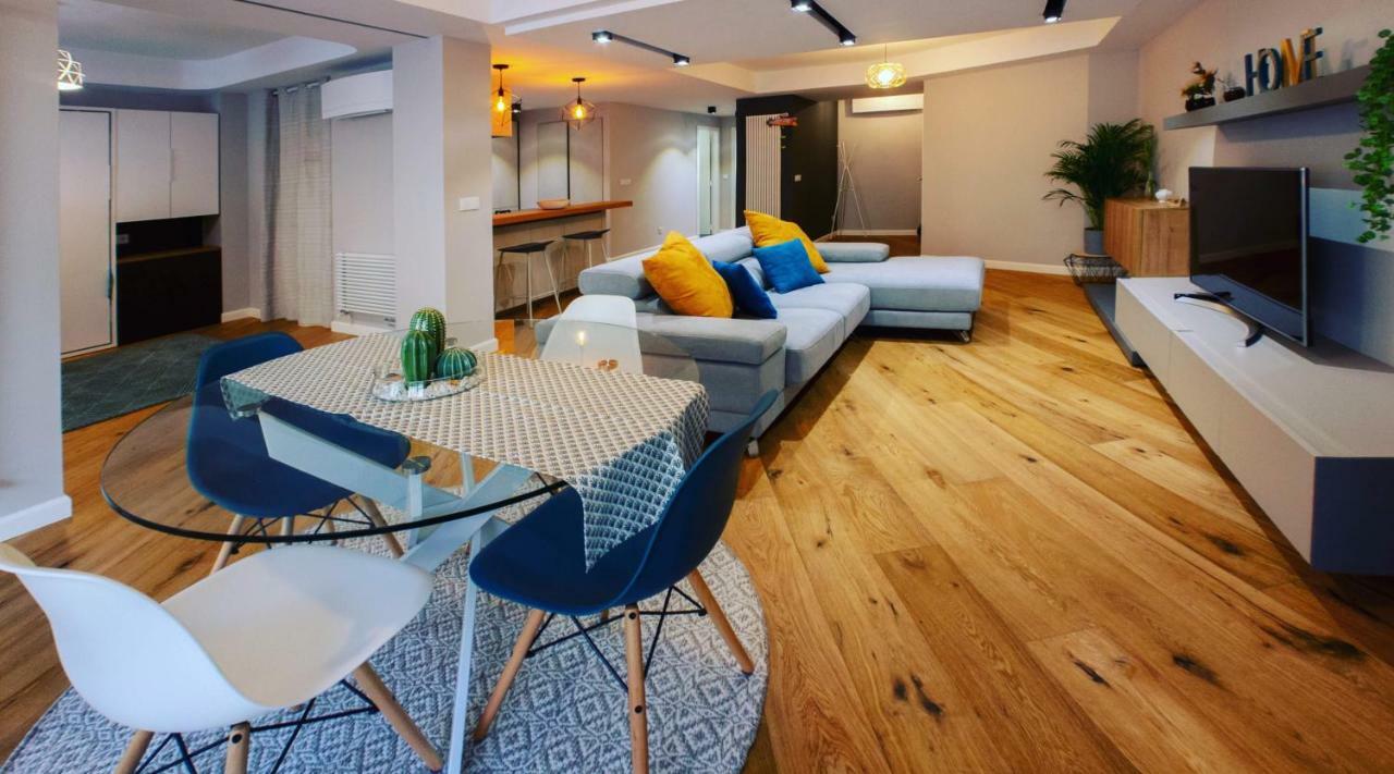 Hexagonal Design Apartment *