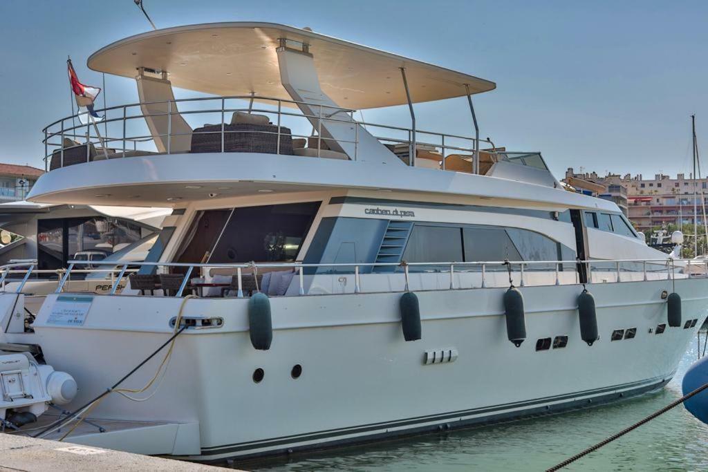 Botel Helios *