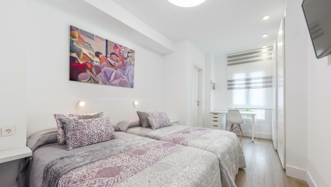 Lujo Playa Lasiesta3 Apartamento *
