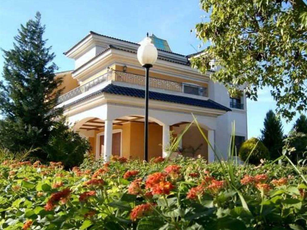 Santa Maria Villa