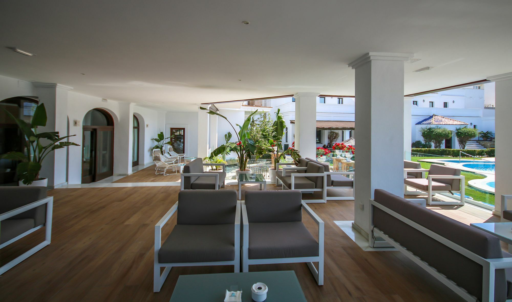 Doña Lola Zahara Hotel