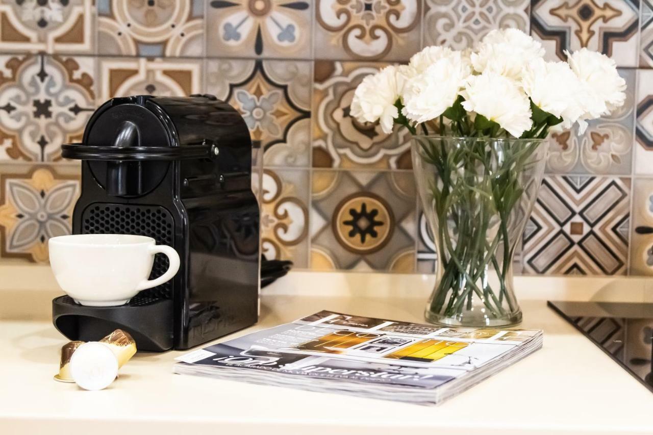 Apartamento Misterhost Triana Patio De Flores Sevilla