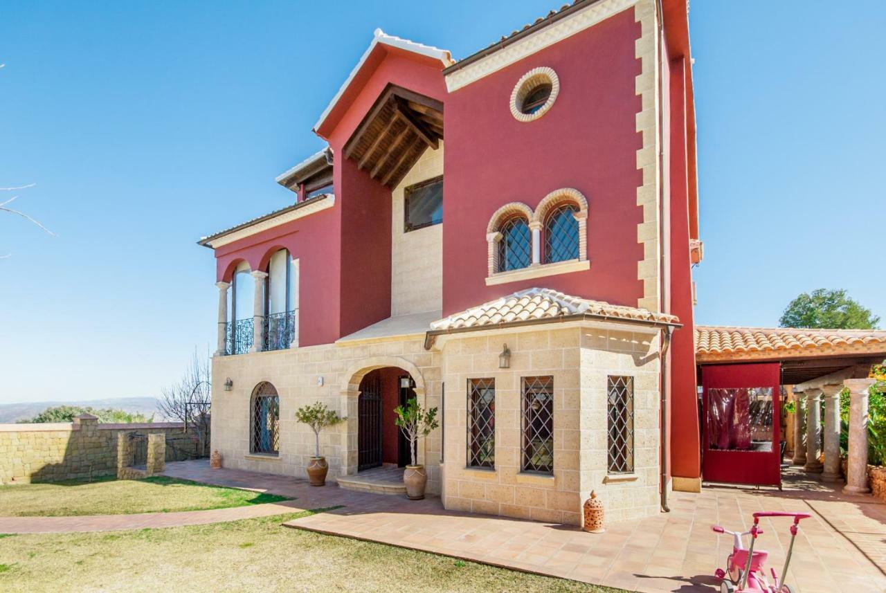 Cubo's Azabaches Villa *
