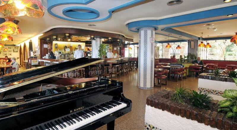 Apartahotel Bajondillo