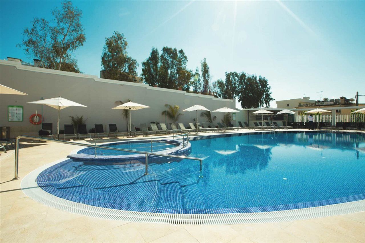 Aparthotel Y Paguera 4*