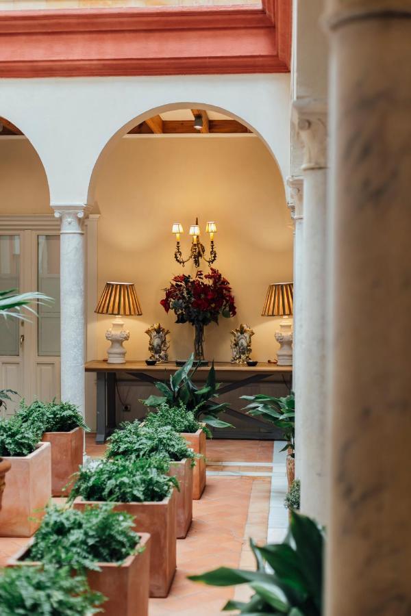 Casa Patio Del Siglo Xix * Seville