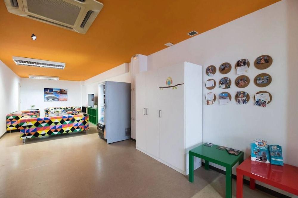 Arc House Hostel *