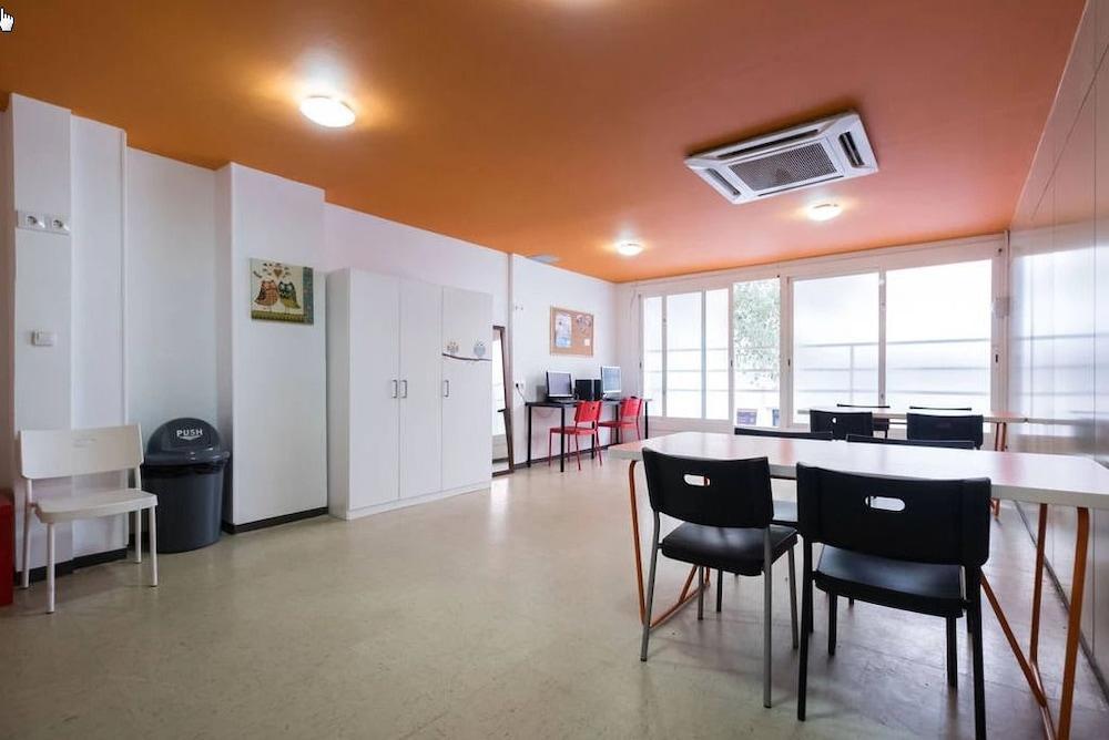 Hostel Arc House