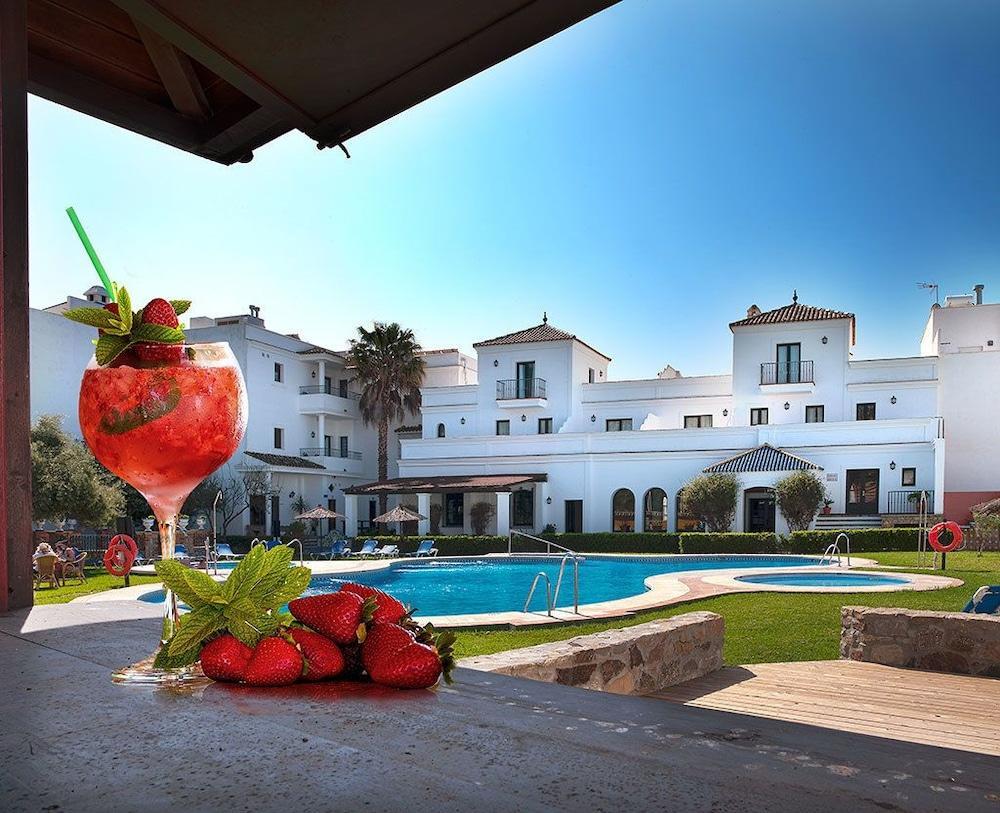 Doña Lola Zahara 4*