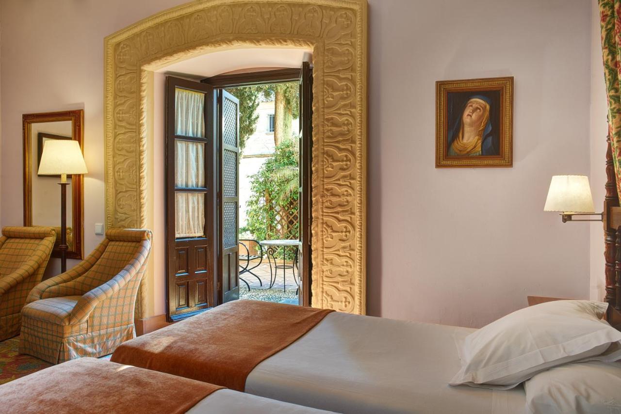 Hotel De 4*