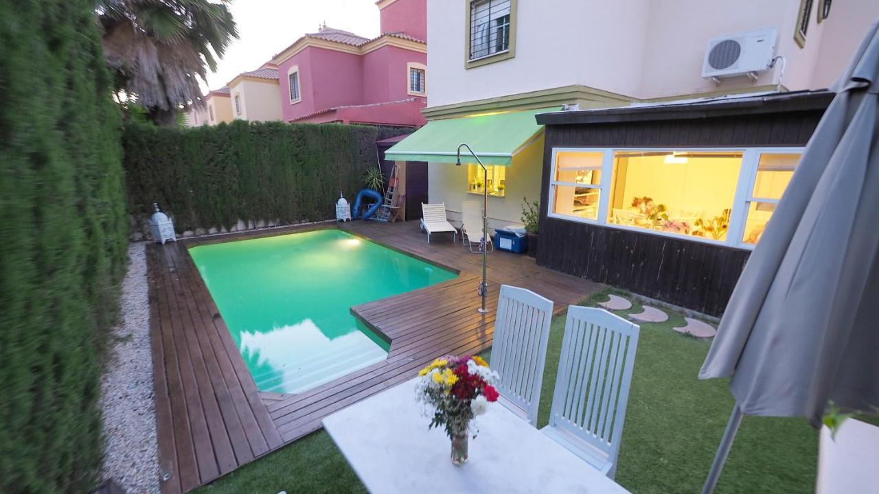 Elegant In Tomares, Private Pool And Enclosed Garden